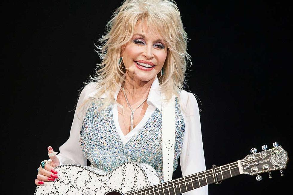 Dolly Parton Salutes the Nashville Experience in New Song ‘Big Dreams and Faded Jeans’ [Listen]