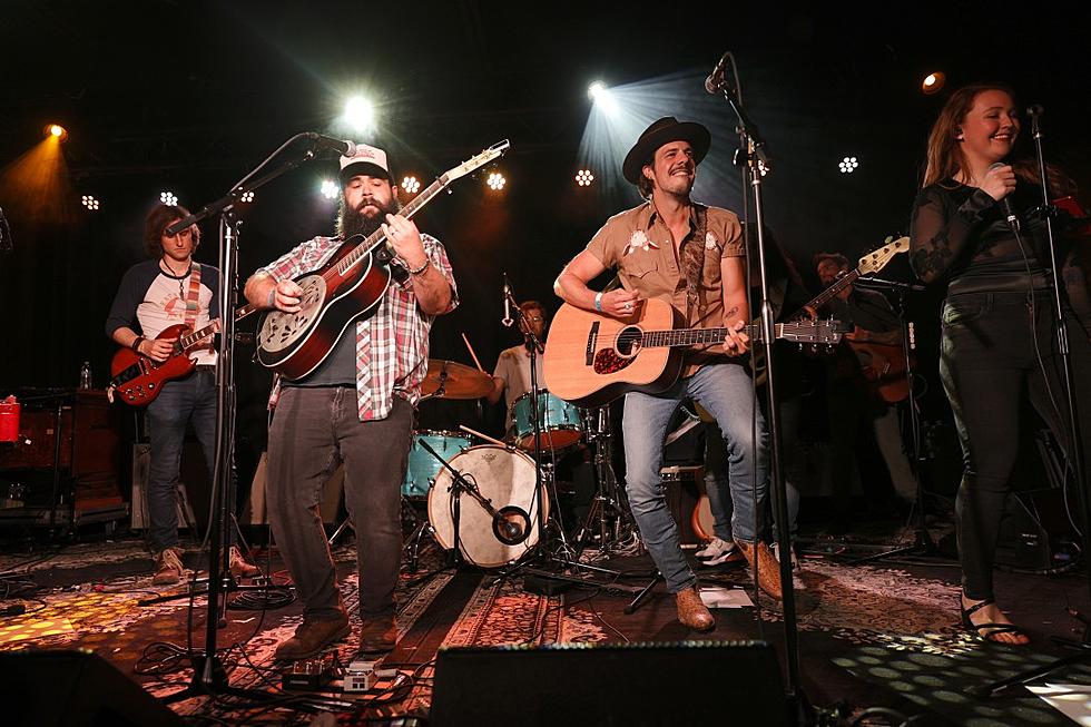Everette Cover ‘Man of Constant Sorrow’ With Gritty Twang [Listen]