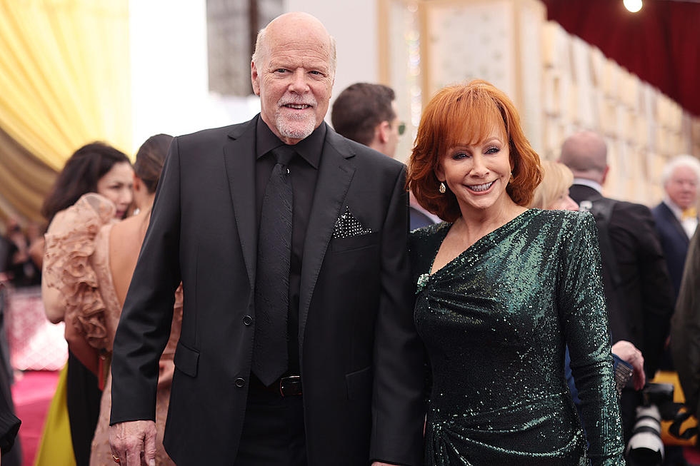 Reba McEntire and Rex Linn Rock Date Night Looks on the 2022 Oscars Carpet [Pictures]