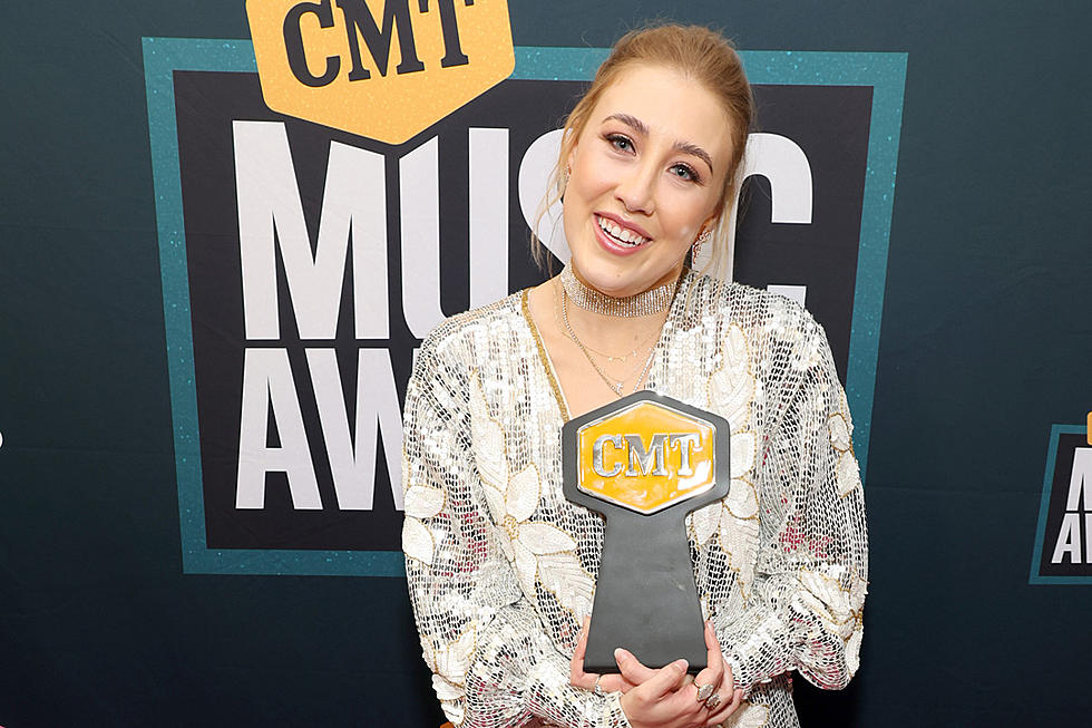 After Maddie & Tae’s Weeping CMT Music Awards Acceptance Speech …
