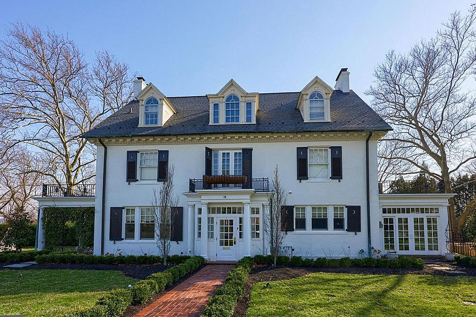 Taylor Swift’s Gorgeous Childhood Home for Sale for $1 Million — See Inside! [Pictures]