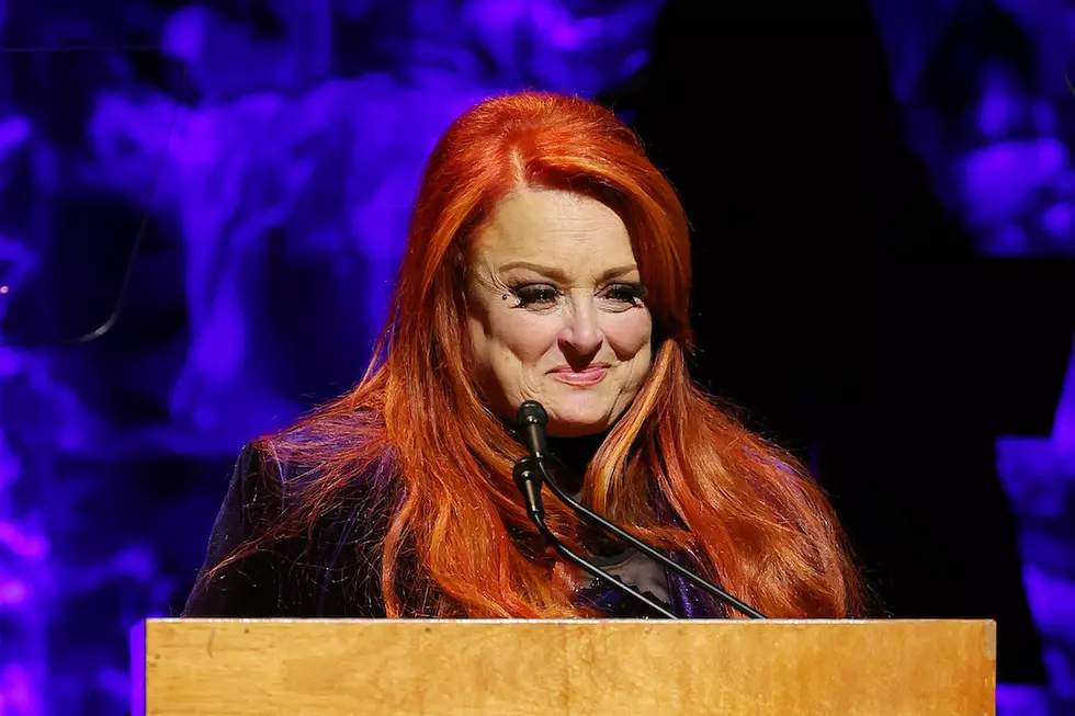 Wynonna Judd Tearfully Recounts Her Final Moments at Naomi Judd’s Side [Watch]