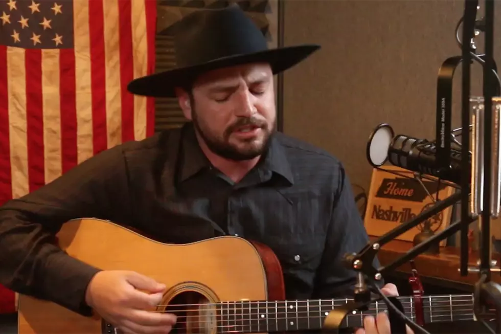 Chayce Beckham's Acoustic '23': Country Storytelling at Its Best