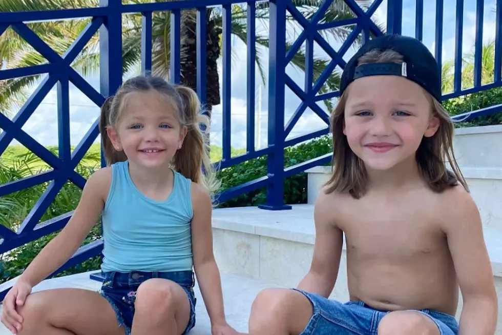 Jason Aldean’s Kids Spend Fourth of July Weekend on the Beach [Pictures]