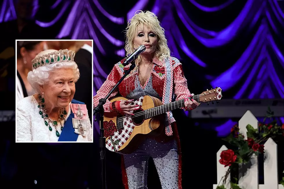 Dolly Parton Tributes Queen Elizabeth II With Remembrance Post and Photo