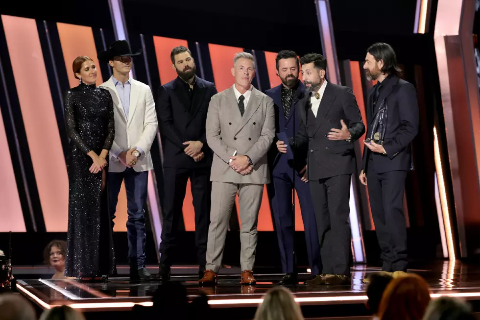 Old Dominion Tribute Alabama as They Claim Their Fifth CMA Trophy for Vocal Group of the Year