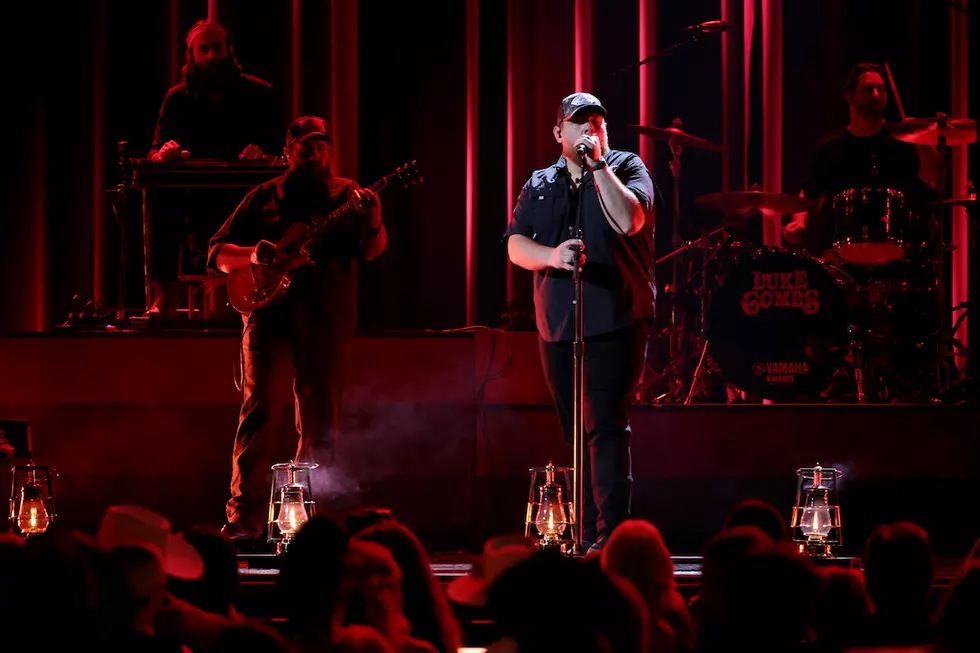 Luke Combs Brings Sultry Hit ‘The Kind of Love We Make’ to 2022 CMA Awards [Watch]