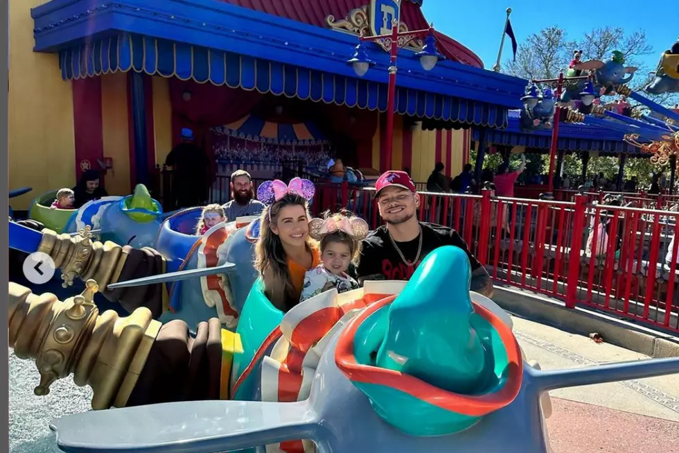 Kane Brown + Family Take a Trip to Disney World — See Their Vacation Snapshots [Pictures]