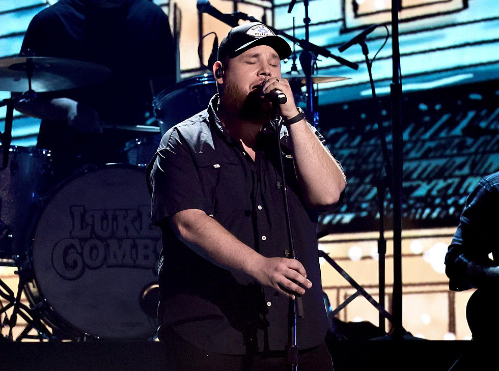 Luke Combs Serenades Crowd With ‘Love You Anyway’ at the 2023 ACMs