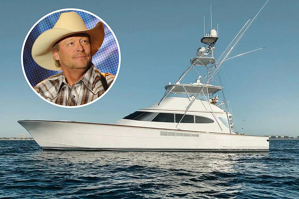 Alan Jackson Selling Spectacular $8.2 Million ‘Hullbilly’ Yacht — See Inside! [Pictures]