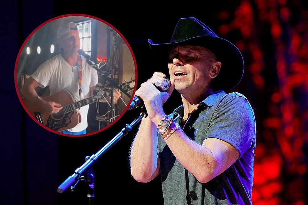 Kenny Chesney Drops in for a Low-Key Performance at Key West Bar [Watch]