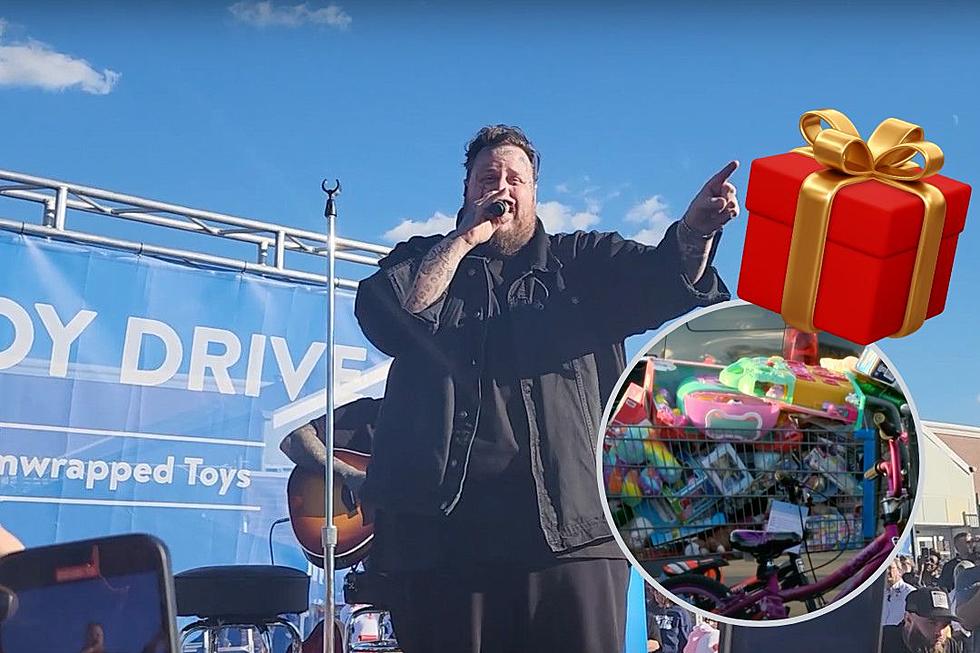 Jelly Roll Plays Free Parking Lot Show for Fans Who Donate to His Toy Drive [Watch]