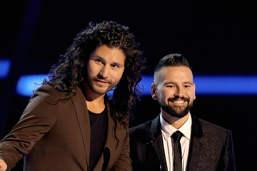 Dan + Shay Cover for Niall Horan During ‘The Voice’ Knockout Rehearsals