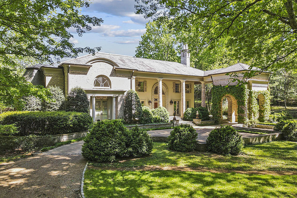Massive Estate From TV’s ‘Nashville’ Sells at Auction [Pictures]