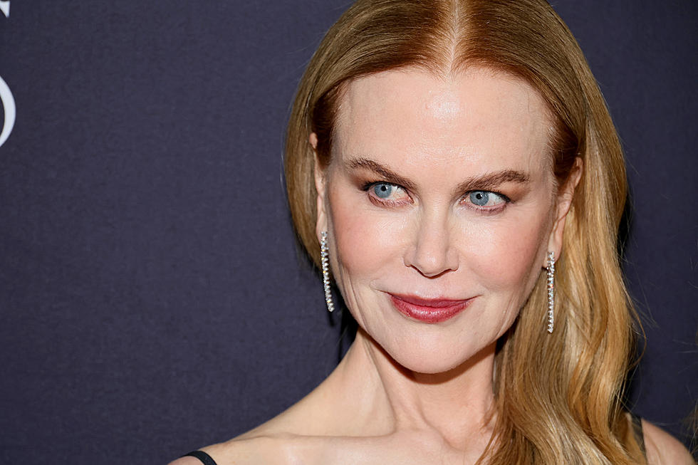 See Nicole Kidman’s Little Black Dress — Emphasis on ‘Little’ — On ‘The Expats’ Red Carpet [Pictures]