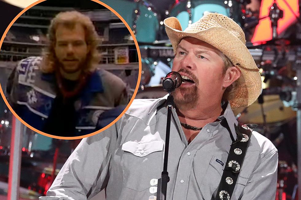 Remember When Toby Keith Recorded a ‘Monday Night Football’ Opener?
