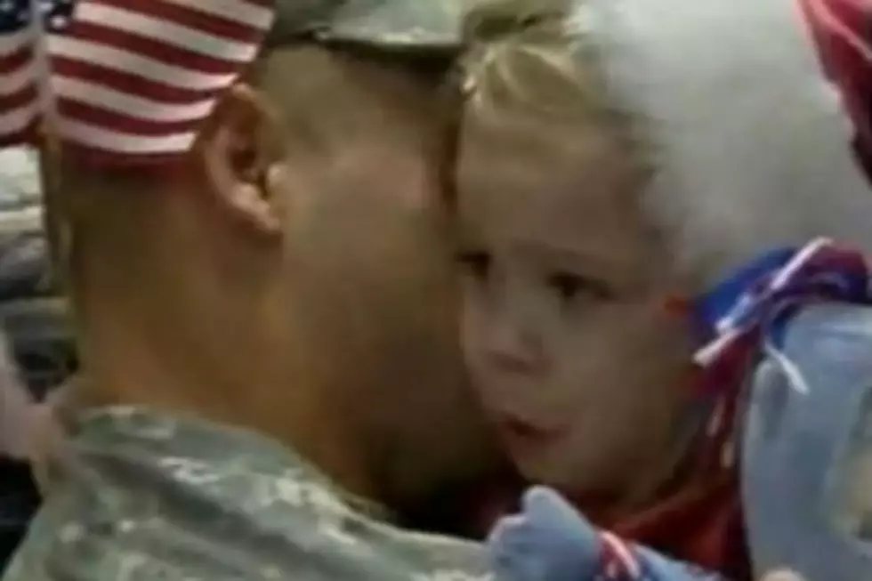 Heart Warming Videos Of Soldiers&#8217; Surprise Homecomings [VIDEO]
