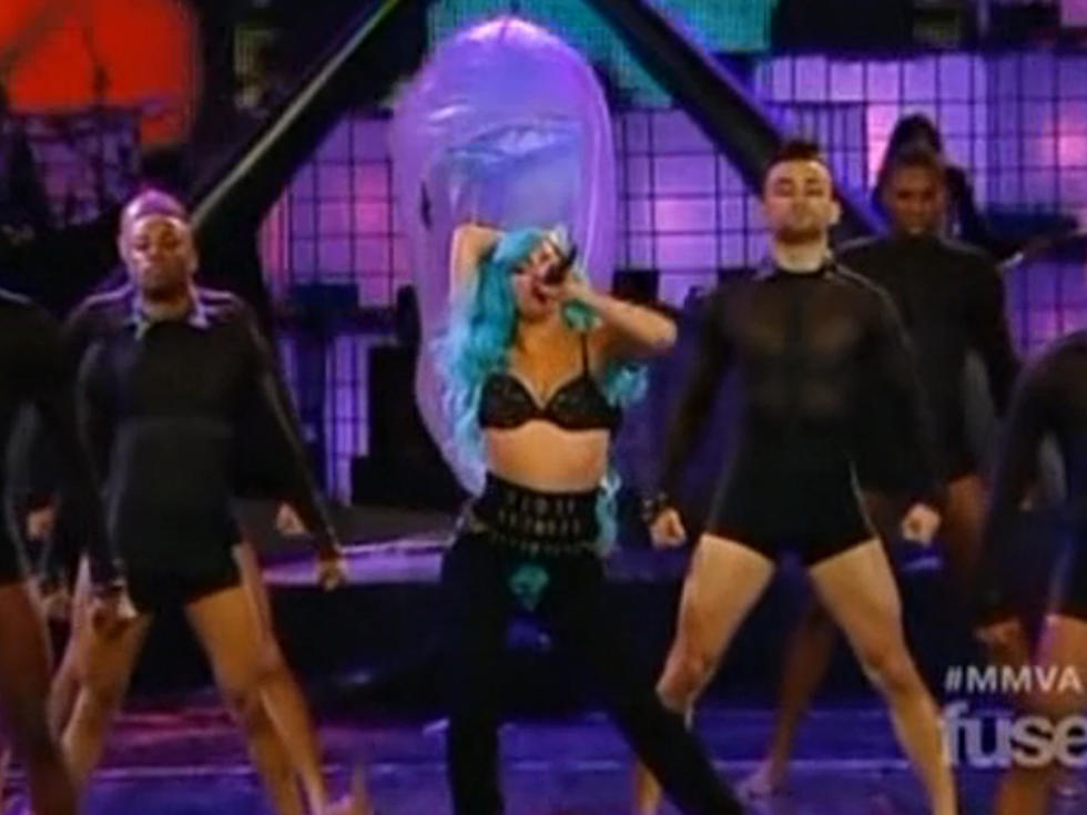 Lady Gaga Sports Blue Armpit Hair at MuchMusic Video Awards [VIDEO]