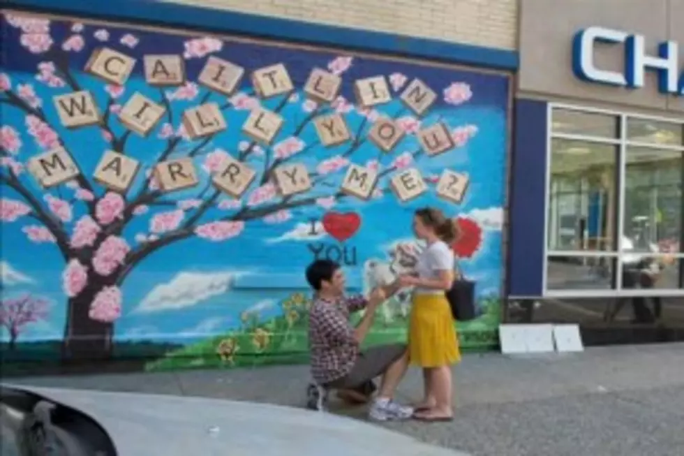 Man Uses Street Mural to Propose to Girlfriend [VIDEO]
