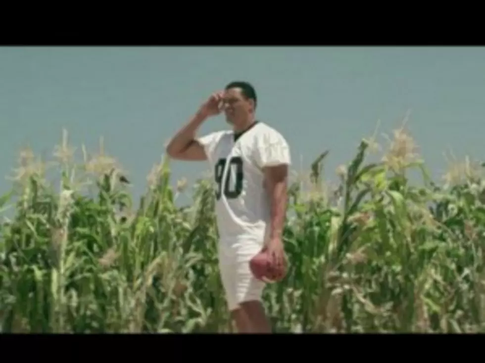 Taylor Lautner and Football Stars Take on NFL Lockout With Funny or Die&#8217;s &#8216;Field Of Dreams 2&#8242; [VIDEO]