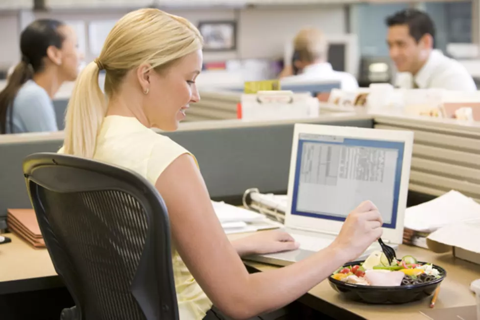 Survey of the Day: Do You Eat Lunch at Your Desk?