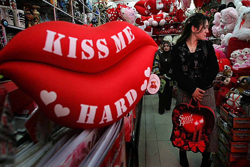 Who&#8217;s More Stressed on Valentine&#8217;s Day &#8212; Singles or Couples?