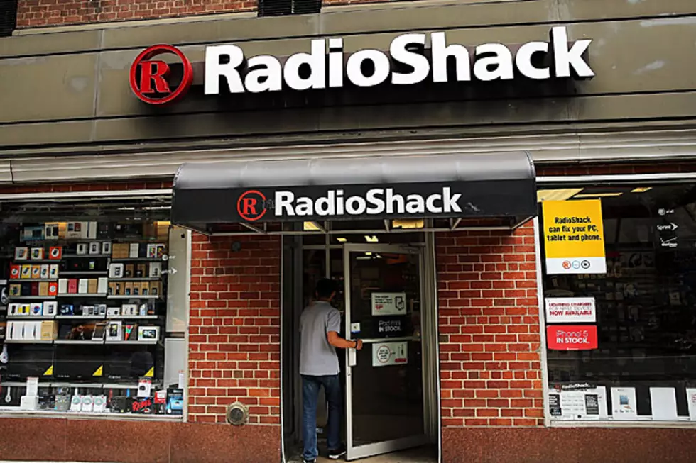 It’s No Joke — Radio Shack Employee Punches Customer for Being Sarcastic