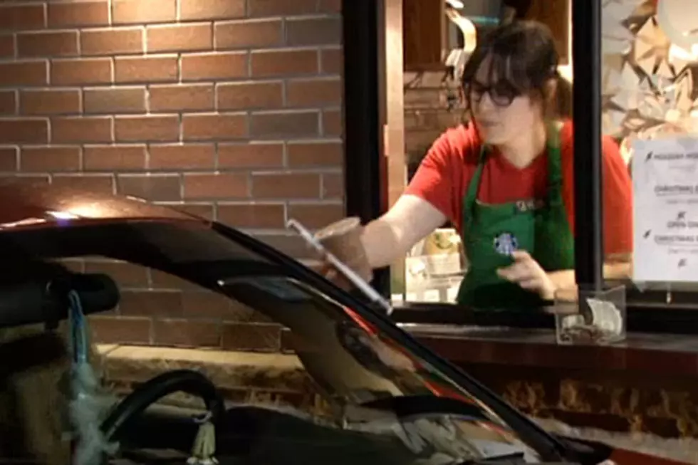 Hundreds of Kind Starbucks Customers Pay It Forward in Christmas-Inspired Act [VIDEO]