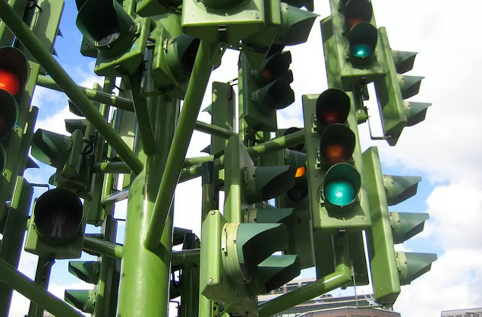 Ask The City – Can the Stop Light at 22nd & Grand Stay Green Longer?
