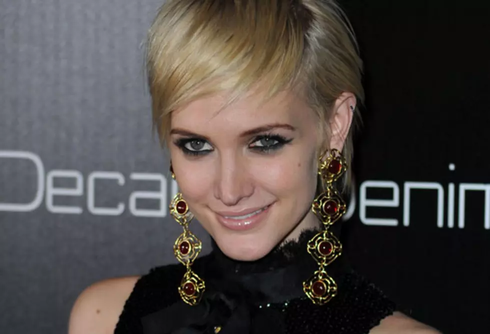 Ashlee Simpson Moves in With Jessica Simpson – Gossip Report