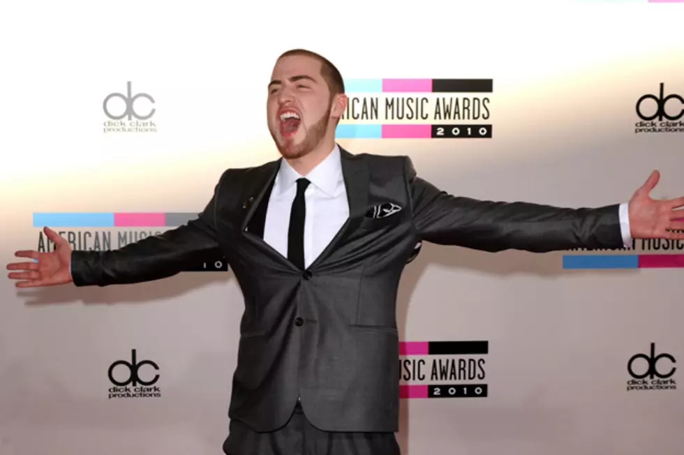 Mike Posner, ‘Bow Chicka Wow Wow’ Feat. Lil’ Wayne – Video Spotlight