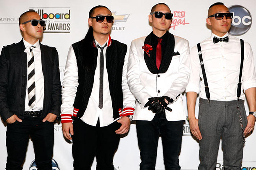 Far East Movement, OneRepublic, Snoop Dogg Team Up for Medley on 2011 Billboard Music Awards