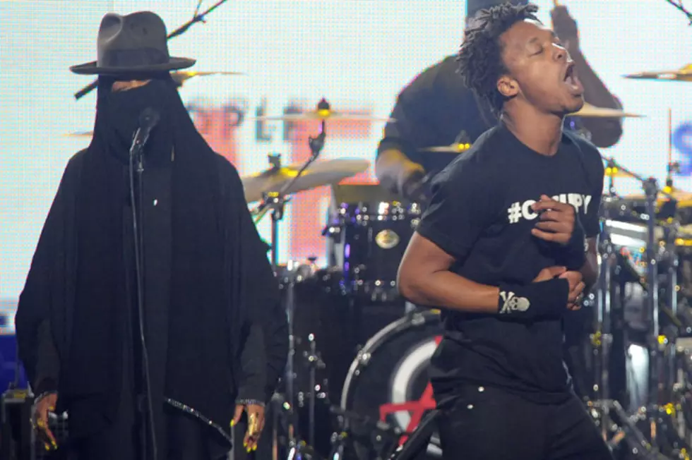 Erykah Badu Subs for Skylar Grey During Lupe Fiaco&#8217;s Performance of &#8216;Words I Never Said&#8217; at 2011 BET Hip-Hop Awards