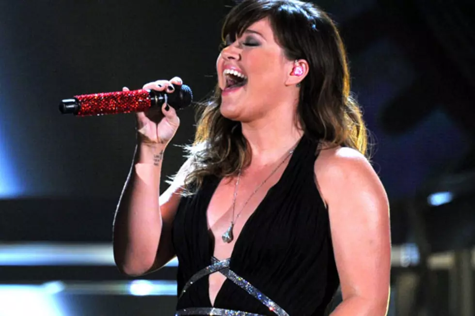 Listen to Kelly Clarkson&#8217;s Country Version of &#8216;Mr. Know It All&#8217;