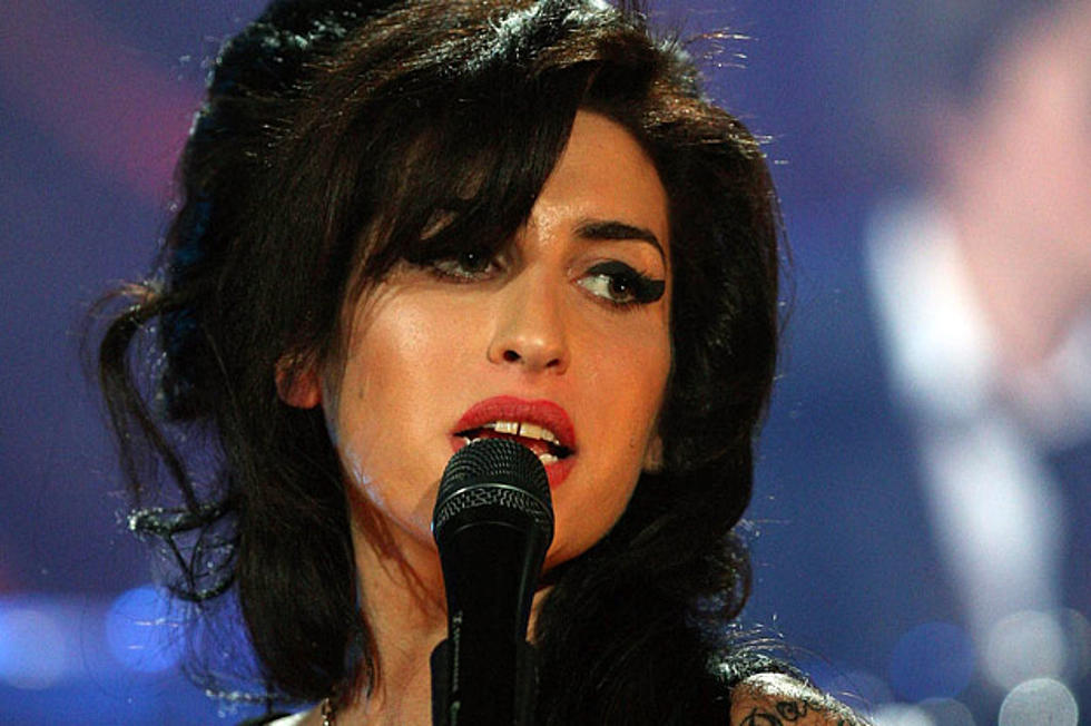 Amy Winehouse Handwritten Notes to Be Published in Father’s Book