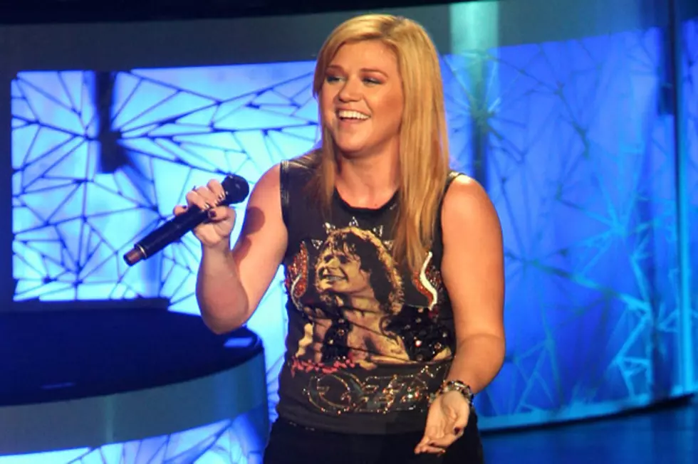 Kelly Clarkson Covers Sia’s ‘Breathe Me’
