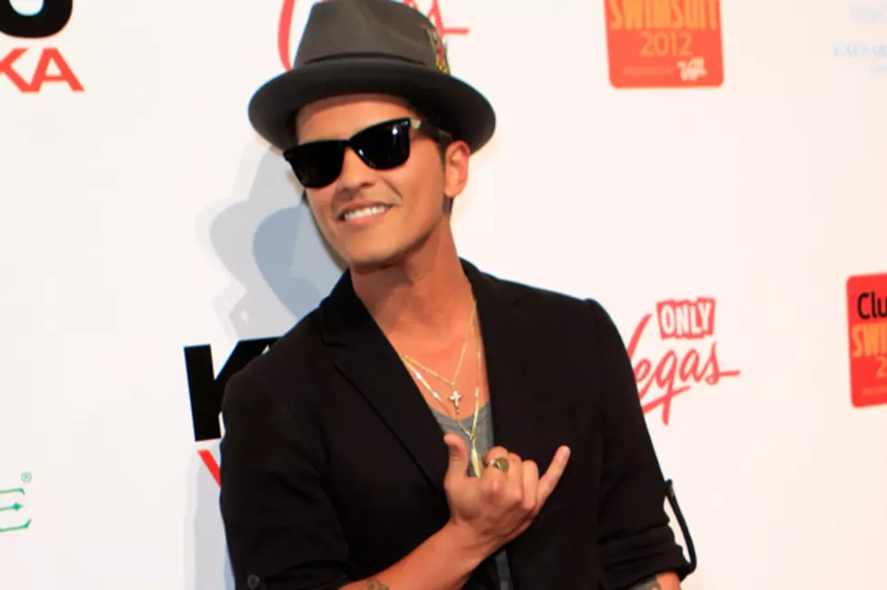 Bruno Mars Makes Out to His Own Music