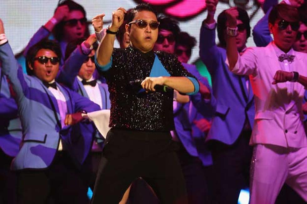 Psy Surprises David Hasselhoff in a Porta Potty During 2012 EMA ‘Gangnam Style’ Peformance