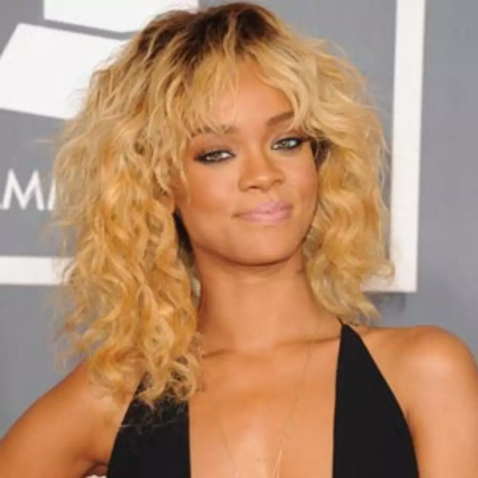 Beachy Blonde Grammy Waves &#8211; Best Rihanna Hairstyles