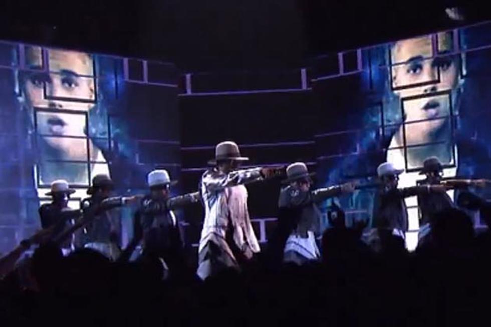 will.i.am + Virtual Justin Bieber Perform ‘#thatPOWER’ on ‘Dancing With the Stars’ [Video]