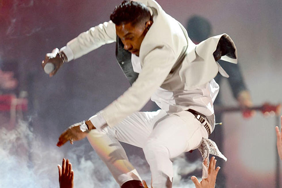 Miguel Gets ‘Caught Up in the Moment’ During ‘Adorn’ Billboard Music Awards Performance [Video]