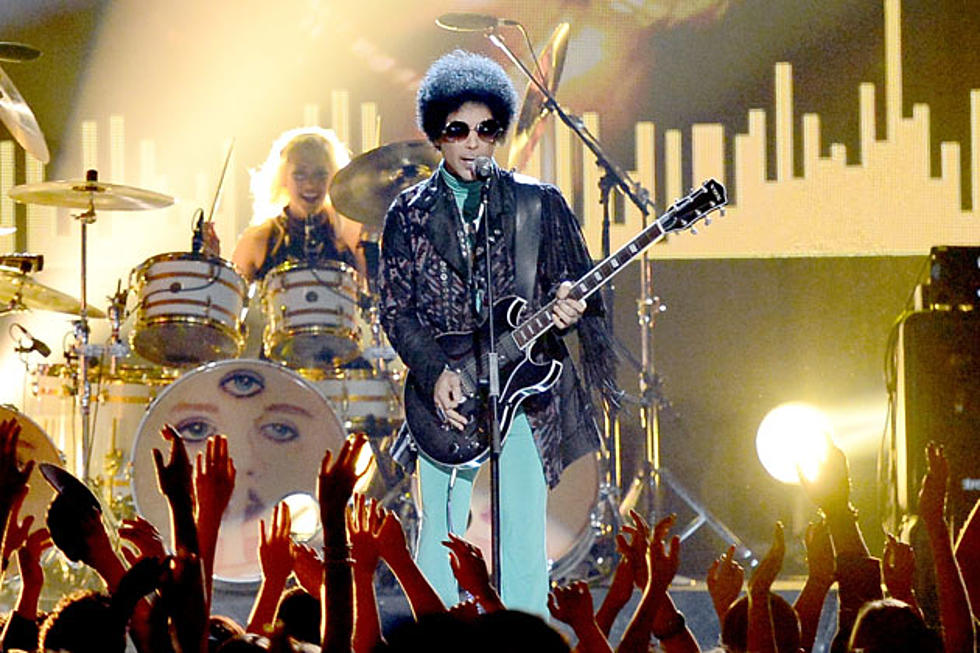 Prince Closes 2013 Billboard Music Awards With Rare Performance Medley