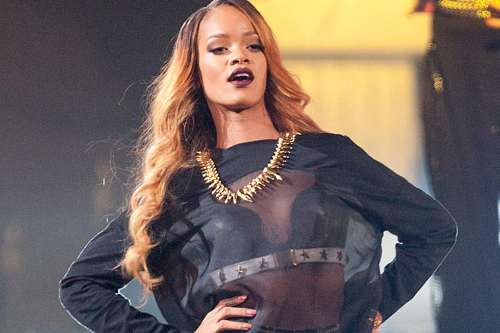 Rihanna Hits Fan With Her Mic [VIDEO]
