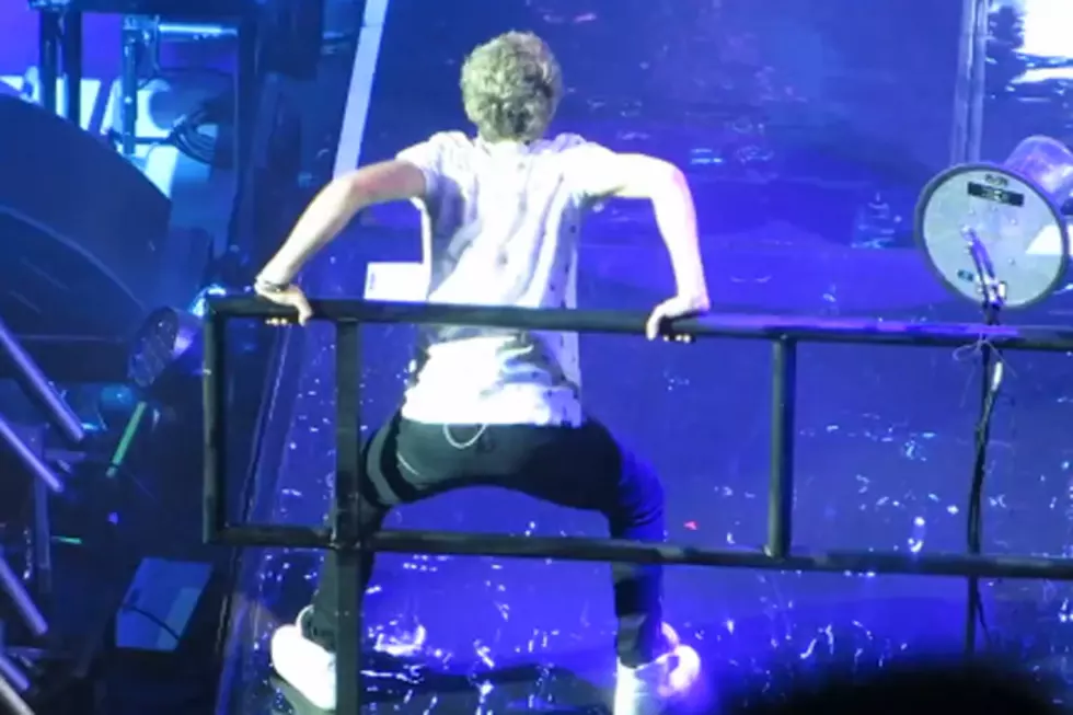 Watch One Direction&#8217;s Niall Horan Twerking Onstage [Video]