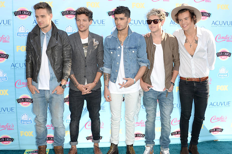 One Direction Nab a Slew of Surf Boards + Perform ‘Best Song Ever’ at 2013 Teen Choice Awards [Video]