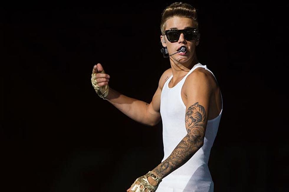 Zach Galifianakis Spanks Justin Bieber in Funny or Die ‘Between Two Ferns’ Interview [VIDEO]