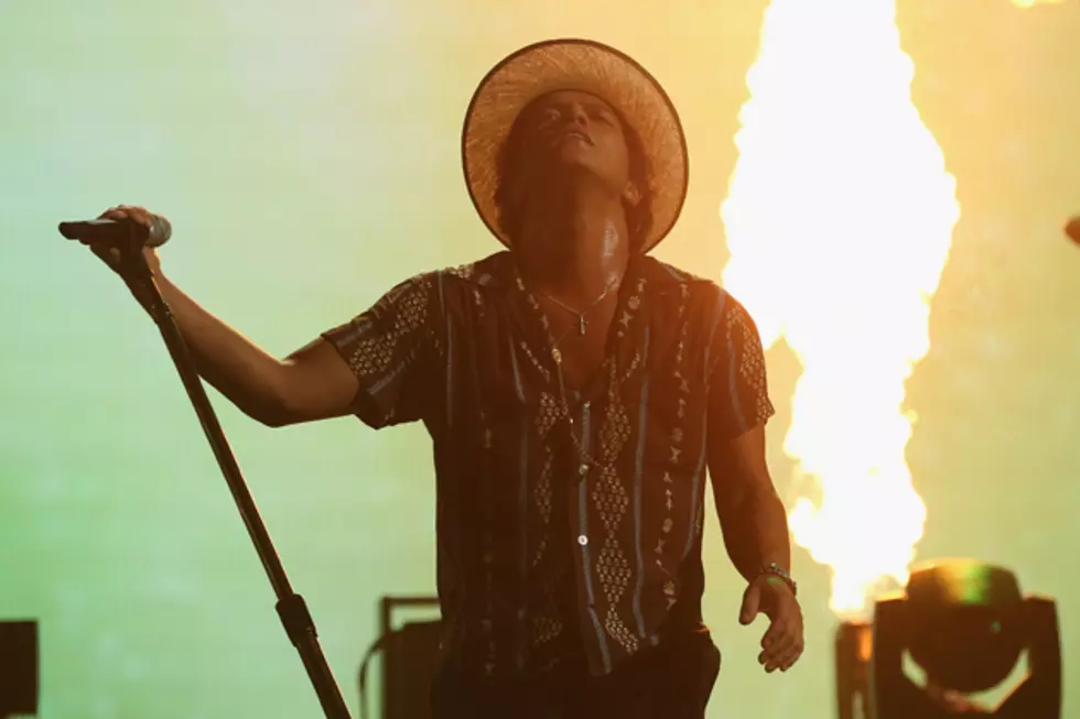 Bruno Mars Brings the 2013 iHeartRadio Music Festival House Down [VIDEO]