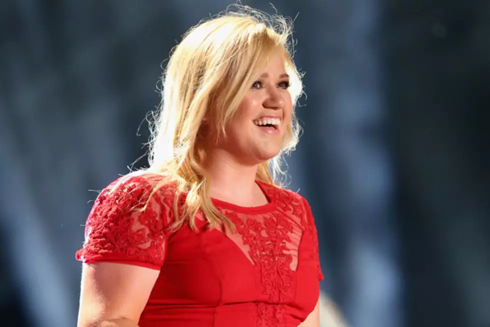 Kelly Clarkson Gets Married in Intimate Ceremony in Tennessee