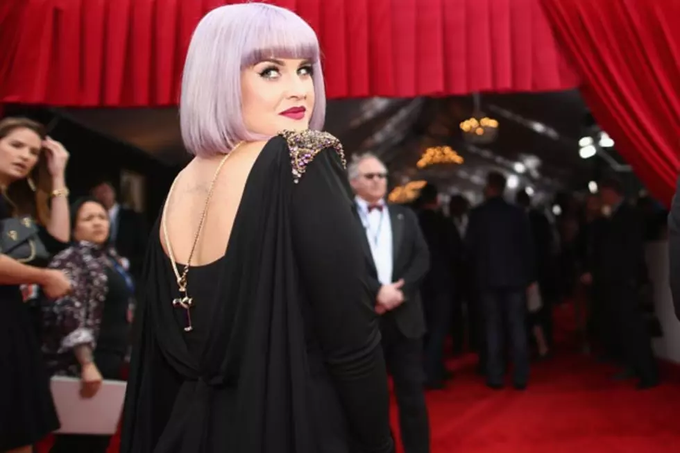 Kelly Osbourne Is Anything But Basic in Black at 2014 Grammys Red Carpet [PHOTOS]
