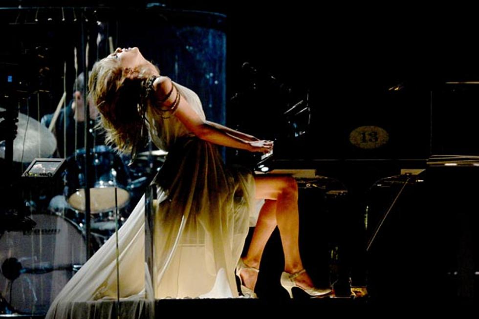 Taylor Swift Wows Us From Behind the Piano While Performing ‘All Too Well’ at the 2014 Grammys [VIDEO]